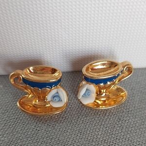 Avon 1997 "Teatime" goldtone teacup stud earrings enamel Porcelain Flowers EVC